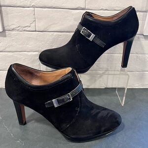Franco Sarto sz 9 Serene black suede heeled ankle shooties